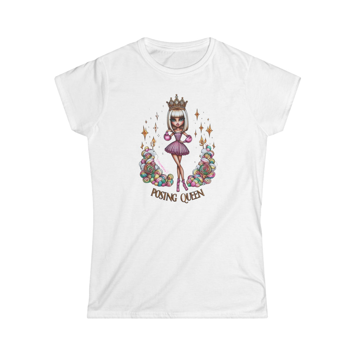 Posing Queen - Women's T-Shirt