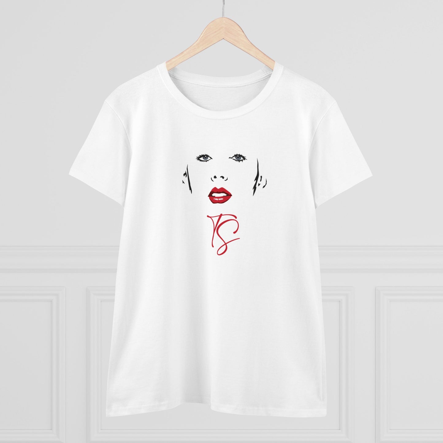 T-shirt da Donna con Illustrazione di Taylor Swift - Design Esclusivo dell'Artista Italiano 2M